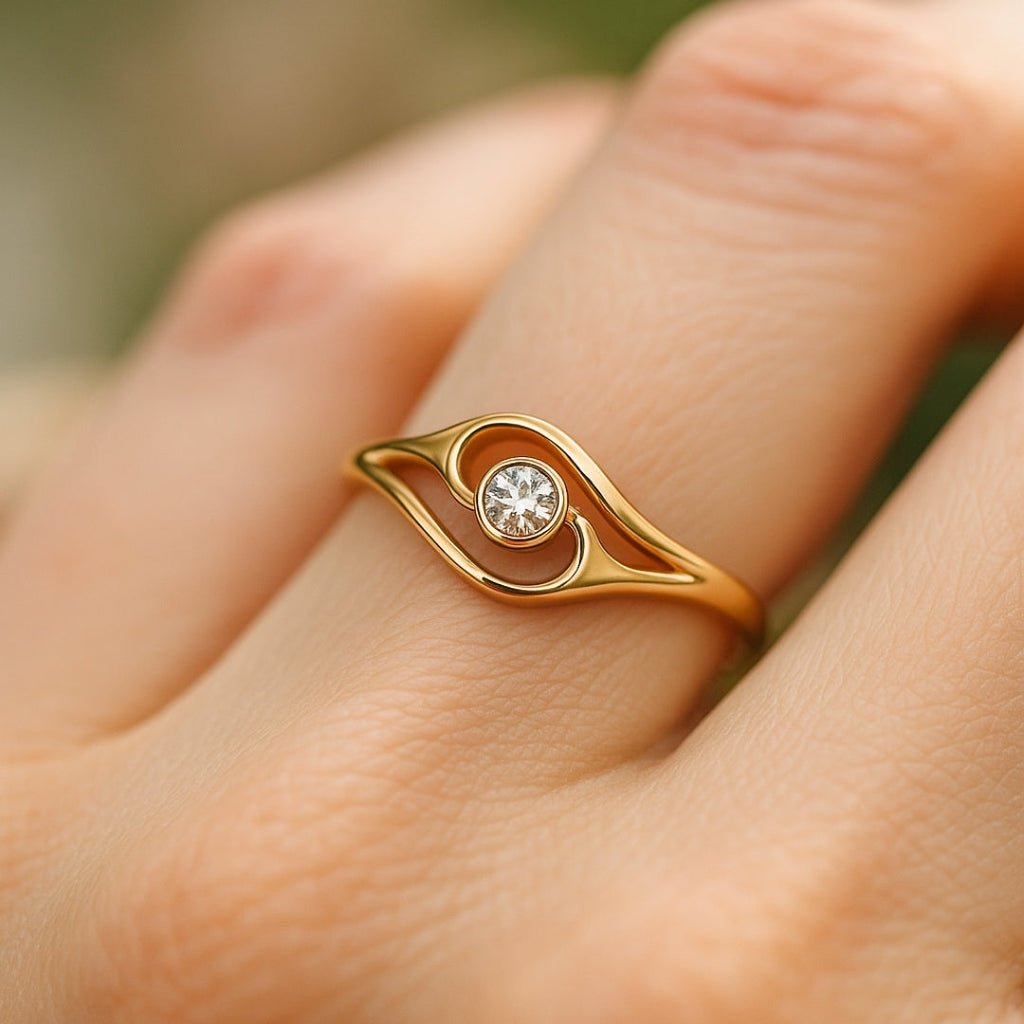 ANILLO VALENTINO COSTA ONDAS DORADAS CON CIRCONITA CENTRAL