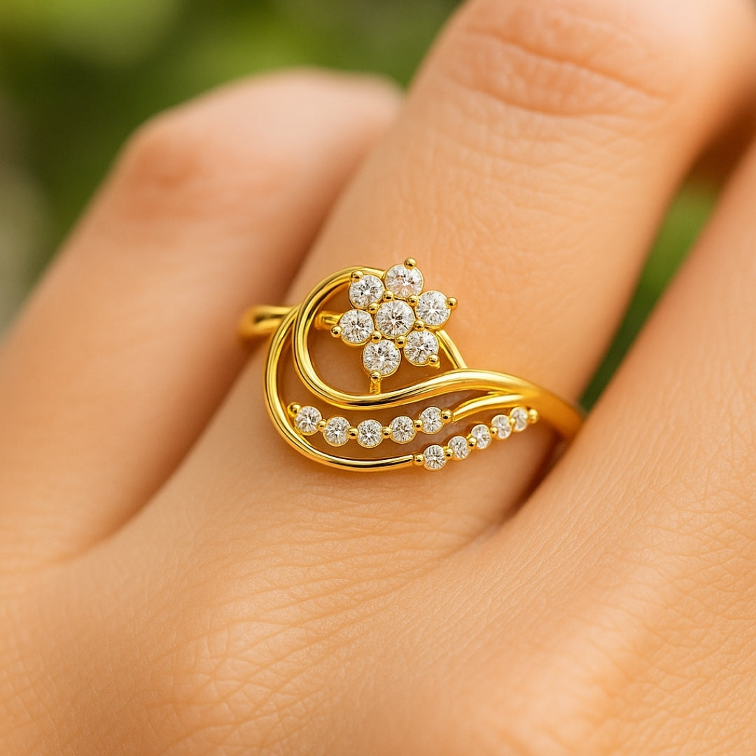 ANILLO VALENTINO COSTA FLOR DORADA CON CIRCONITAS Y ONDAS