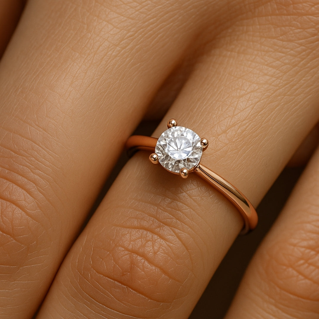 ANILLO VALENTINO COSTA SOLITARIO DORADO CON CIRCONITA