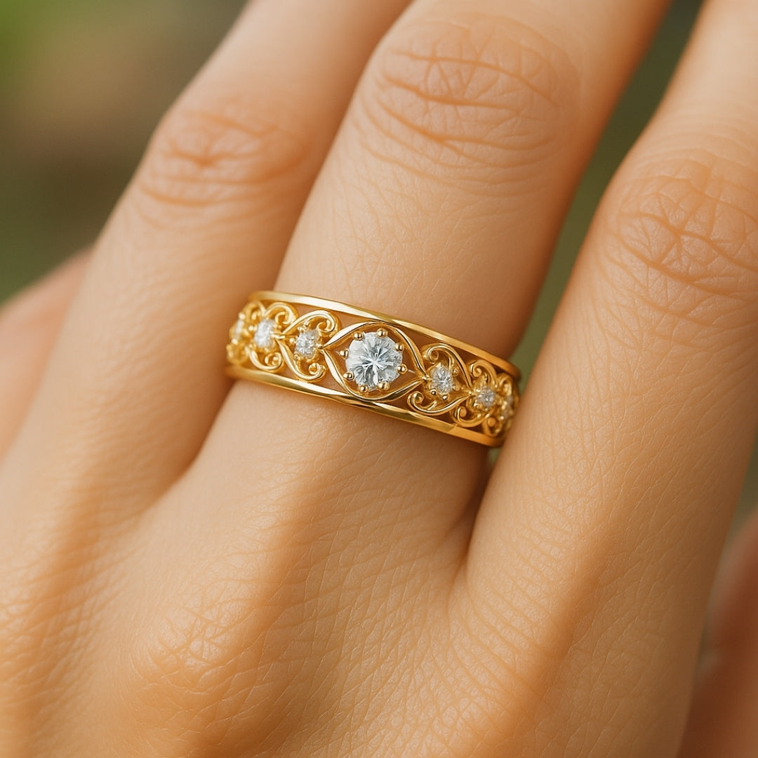 ANILLO VALENTINO COSTA ENTRELAZADO DORADO CON CIRCONITA CENTRAL