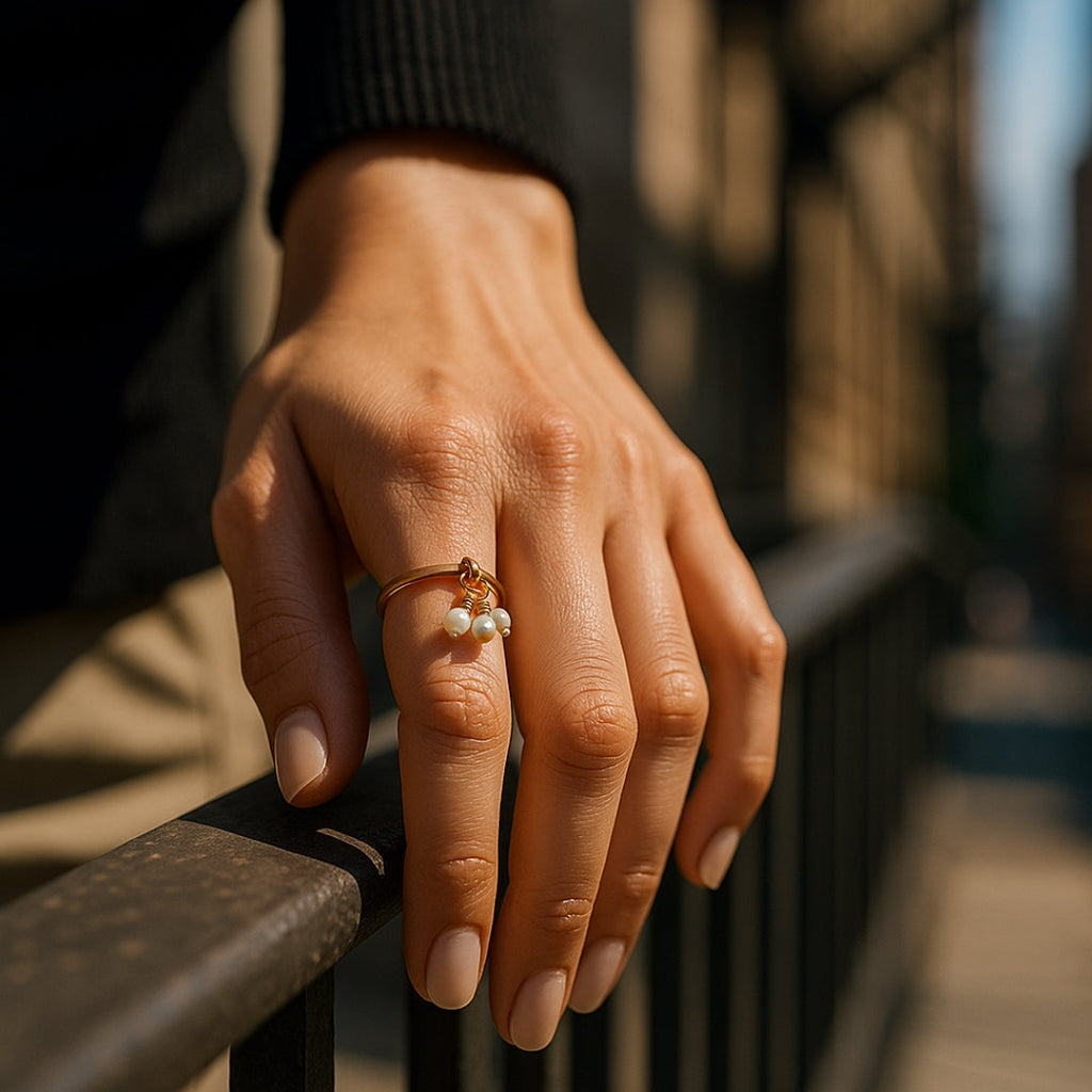 ANILLO VALENTINO COSTA ARO CON PERLAS COLGANTES