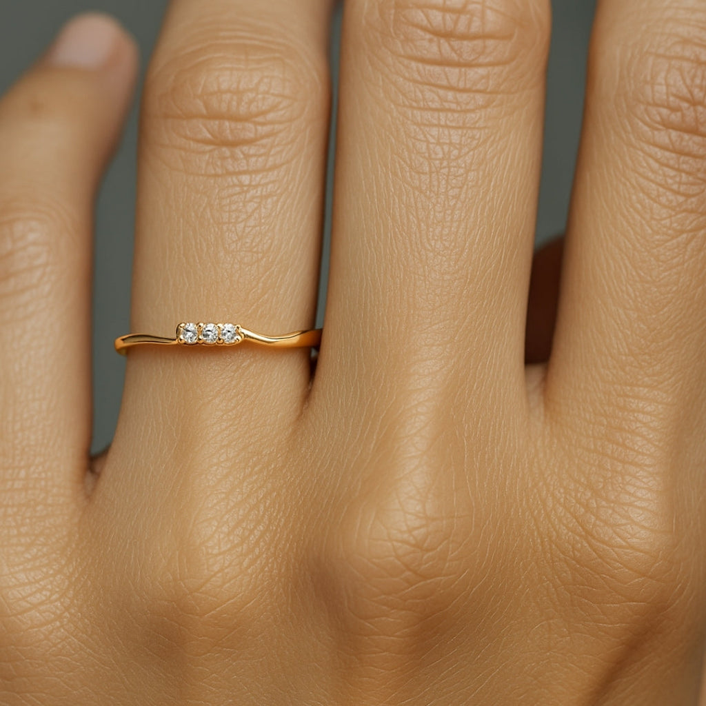 ANILLO VALENTINO COSTA DORADO FINO CON CIRCONITAS