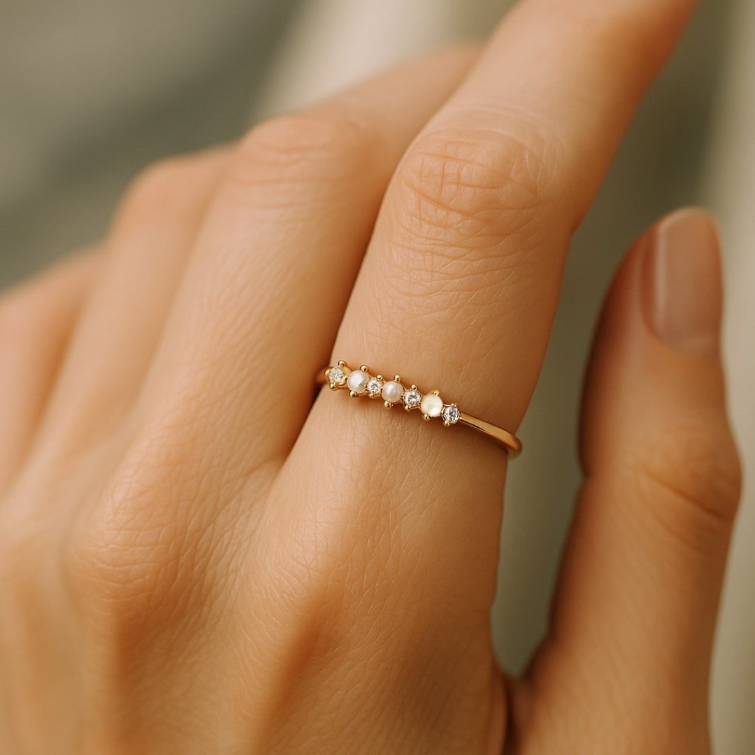 ANILLO VALENTINO COSTA FILA DE CIRCONITAS DELICADAS