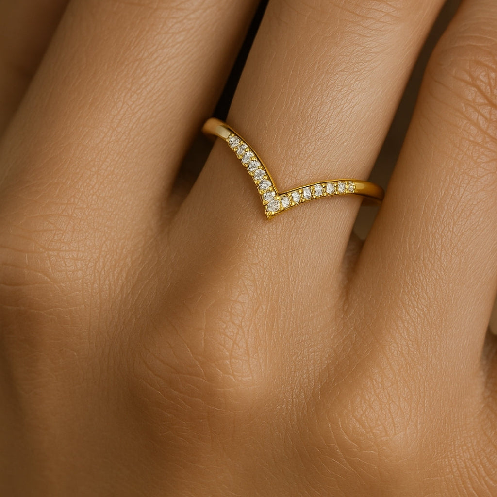 ANILLO VALENTINO COSTA DORADO EN V CON CIRCONITAS