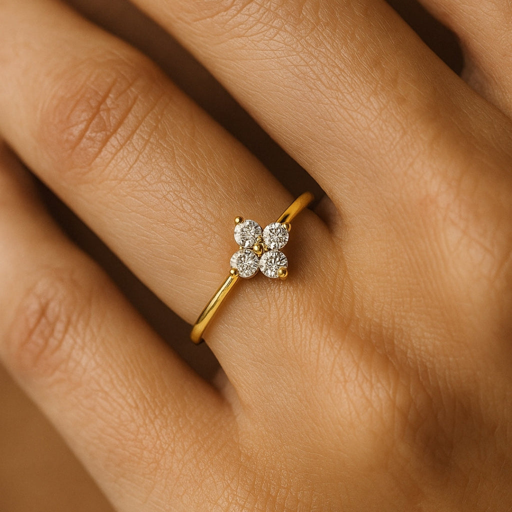 ANILLO VALENTINO COSTA FLOR DORADA CON CIRCONITAS