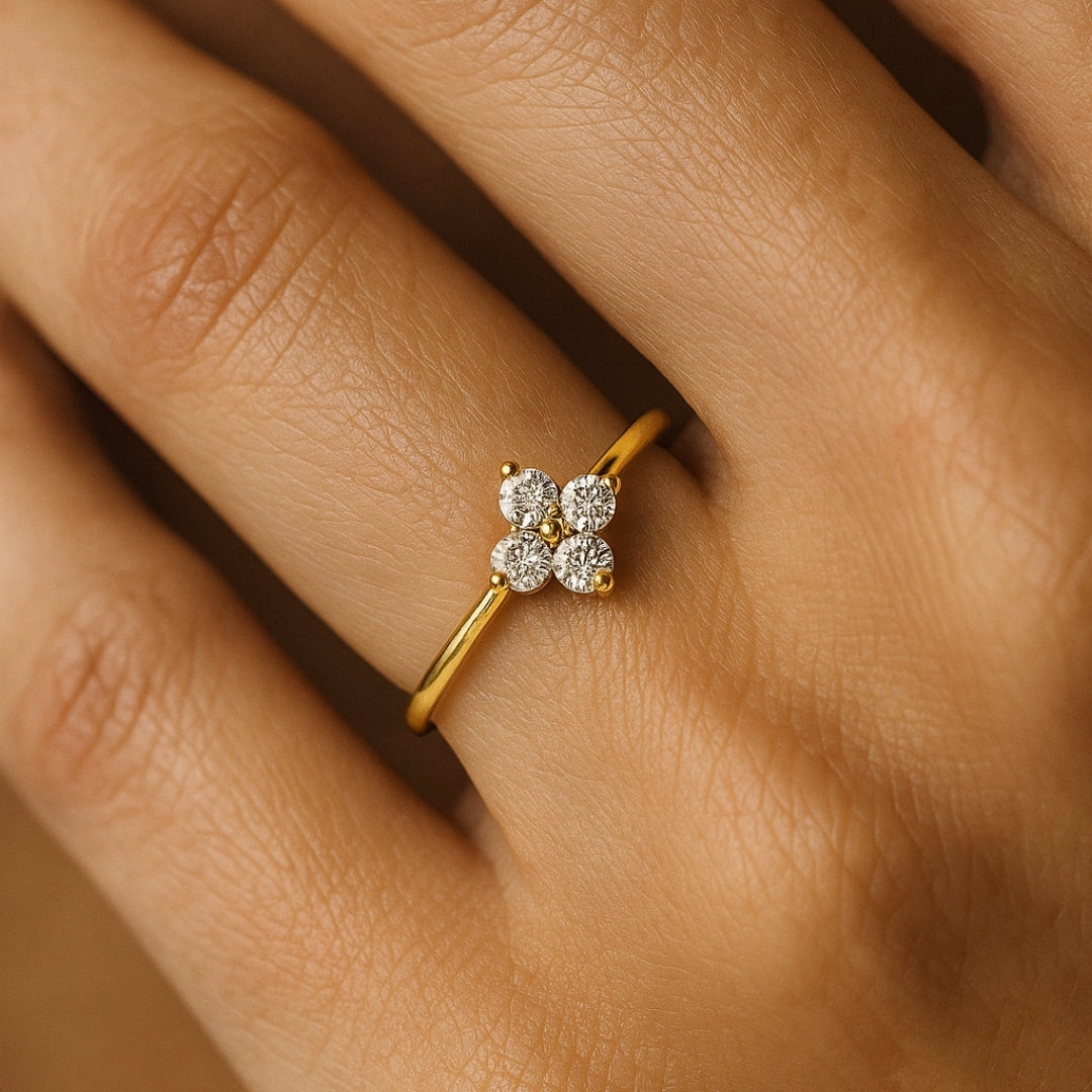 ANILLO VALENTINO COSTA FLOR DORADA CON CIRCONITAS