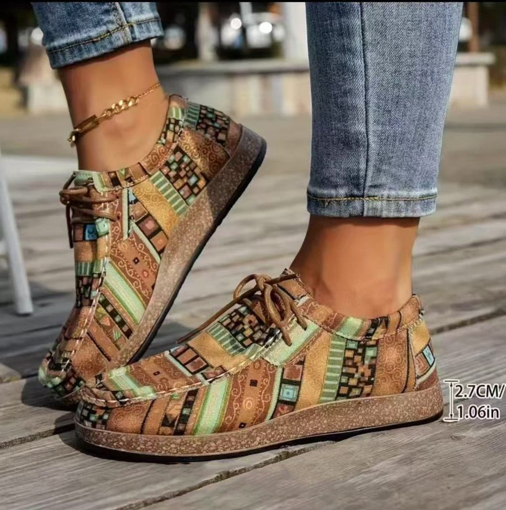 ZAPATILLAS RETRO MULTICOLOR · LIGEREZA Y CONFORT DIARIO