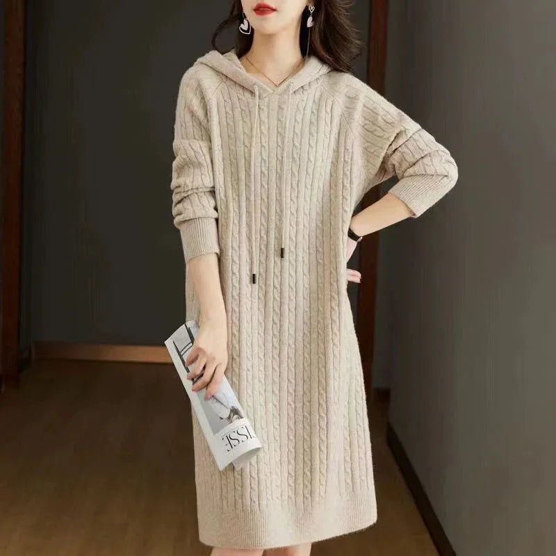 Elena | Vestido Beige de Punto con Capucha Cálido, Cómodo y elegante