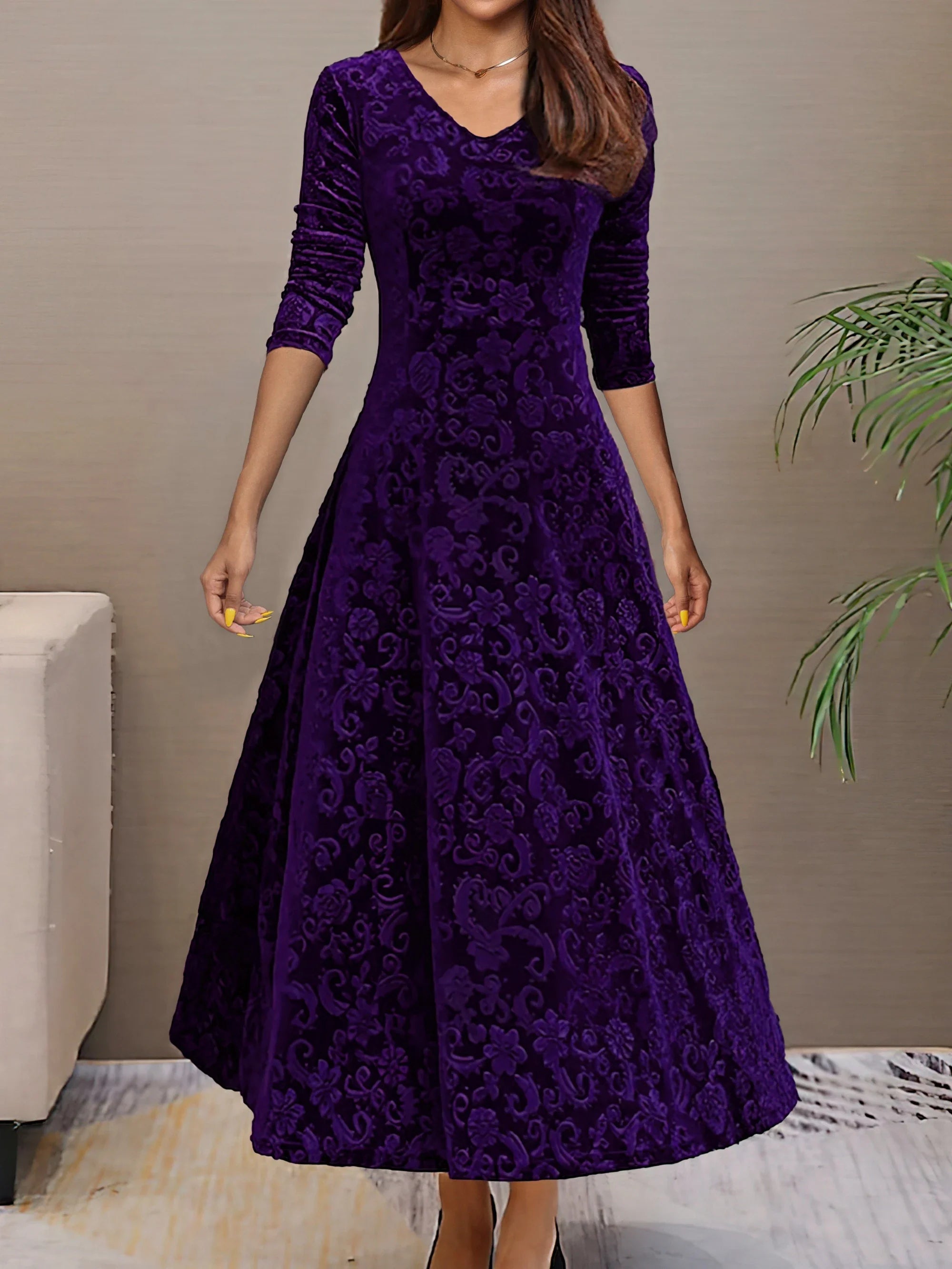 Valeria | Vestido Púrpura de terciopelo elegante con mangas largas
