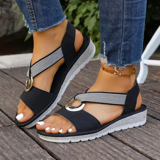 LUNA | SANDALIAS CÓMODAS CON DETALLE DORADO