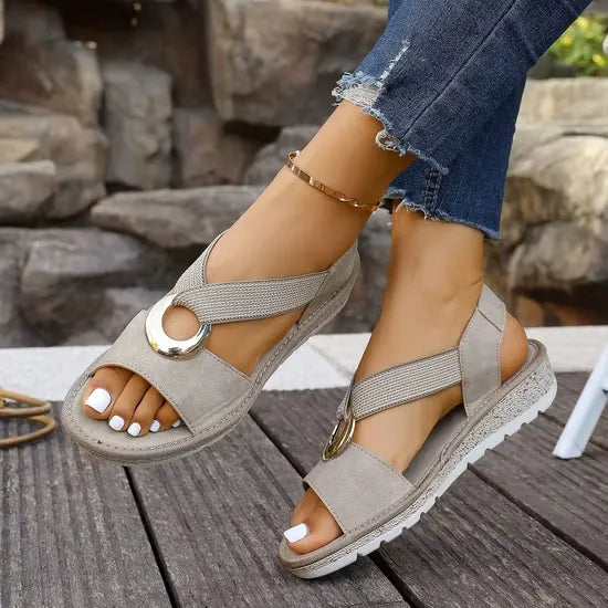 LUNA | SANDALIAS CÓMODAS CON DETALLE DORADO