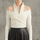 TOP PREMIUM CUELLO ALTO CON HOMBROS DESCUBIERTOS