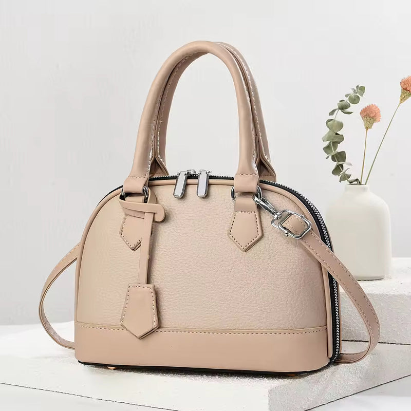 Bolso minimalista de cuero moderno